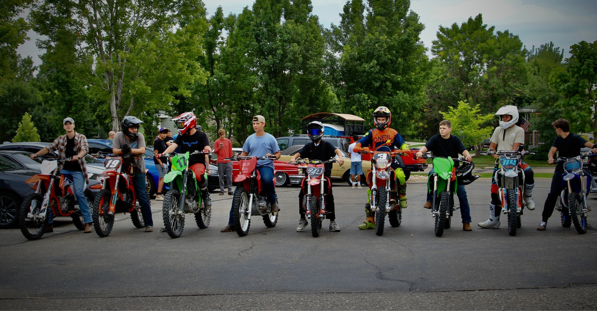 Maximus' friends at the ride out